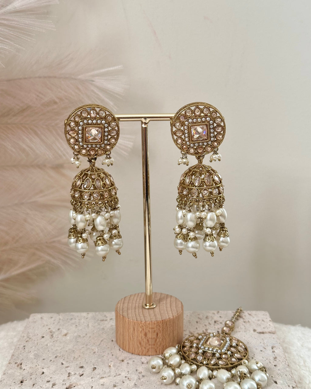 Aahana Choker Set | White