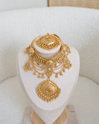 Vanya Necklace Set