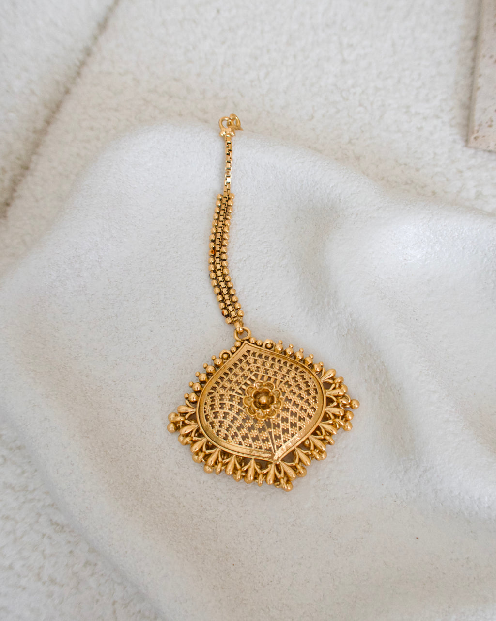 Vanya Necklace Set