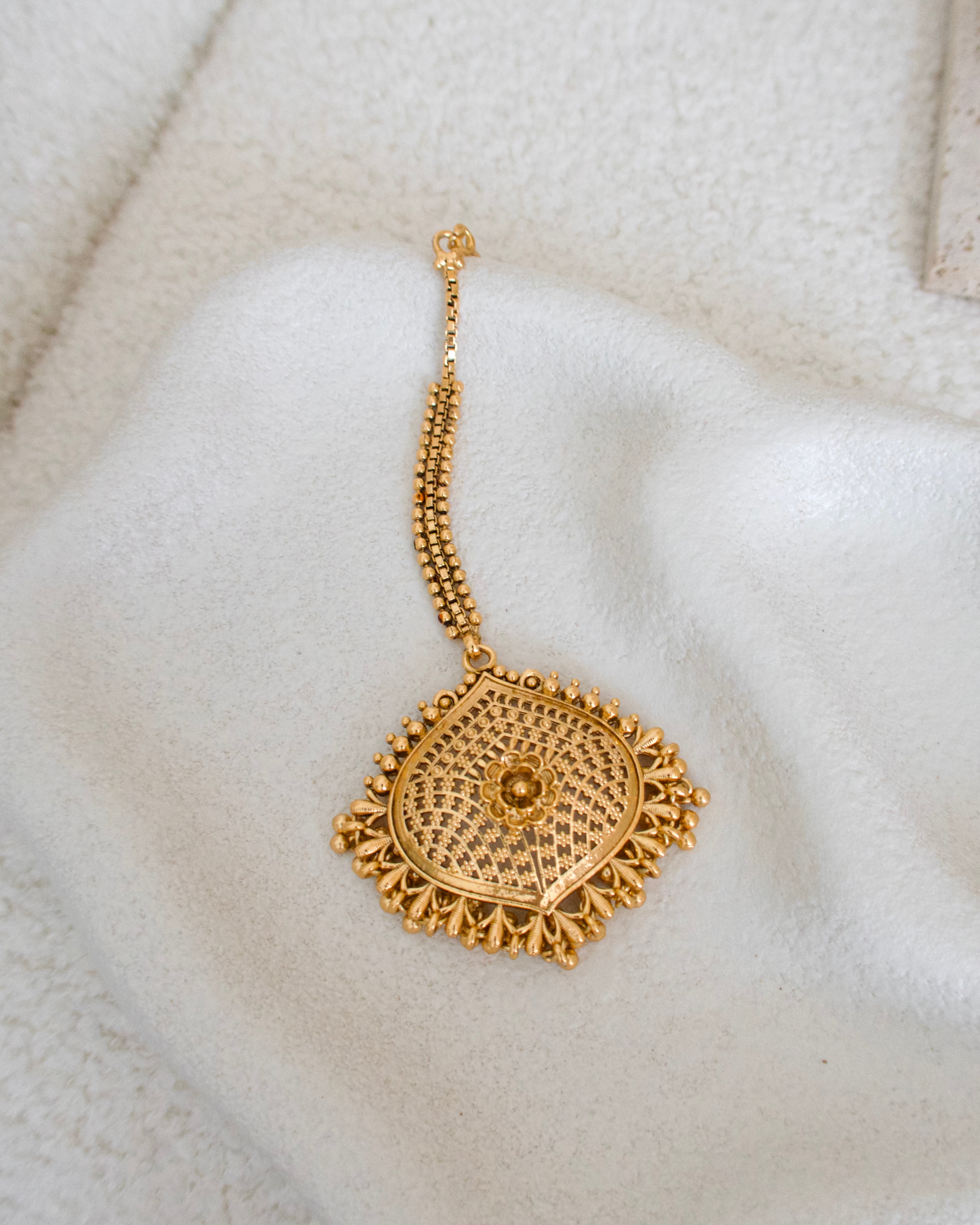 Vanya Necklace Set
