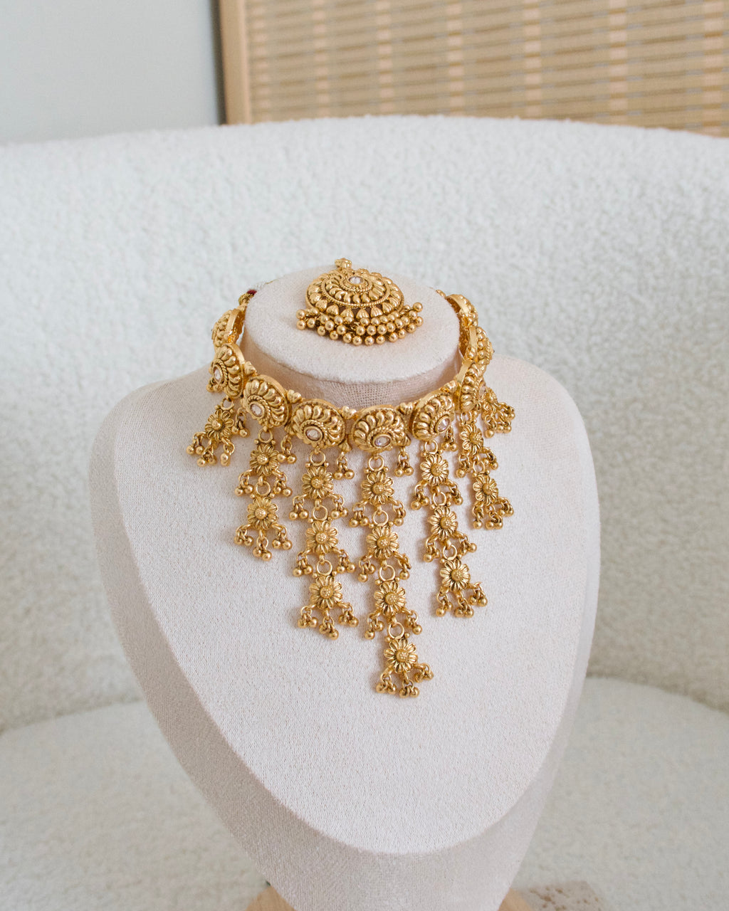 Alina Choker Set
