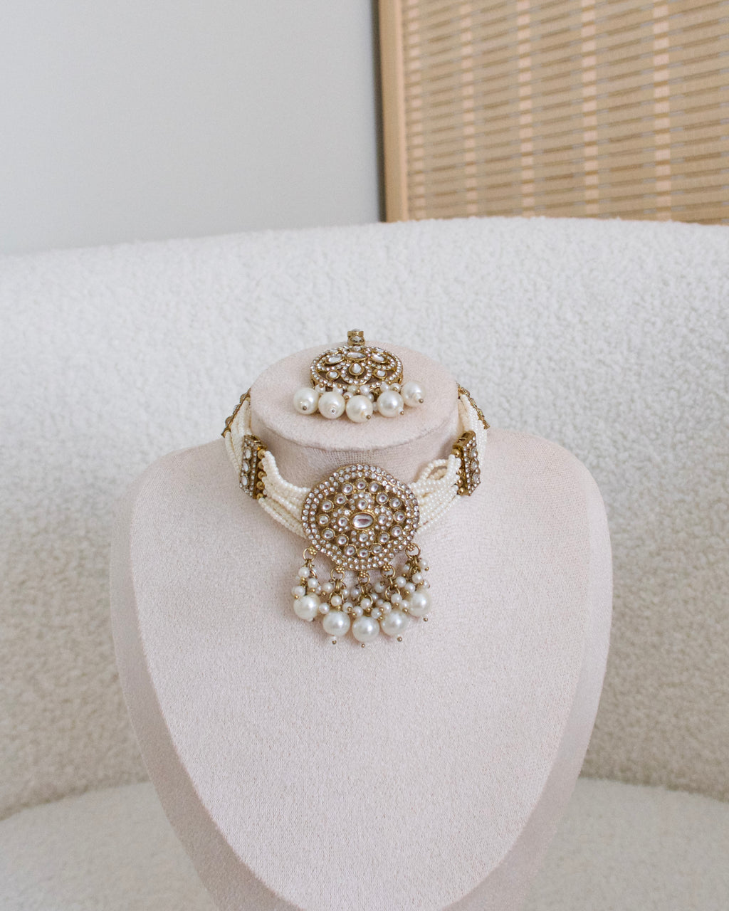 Noori Choker Set | white