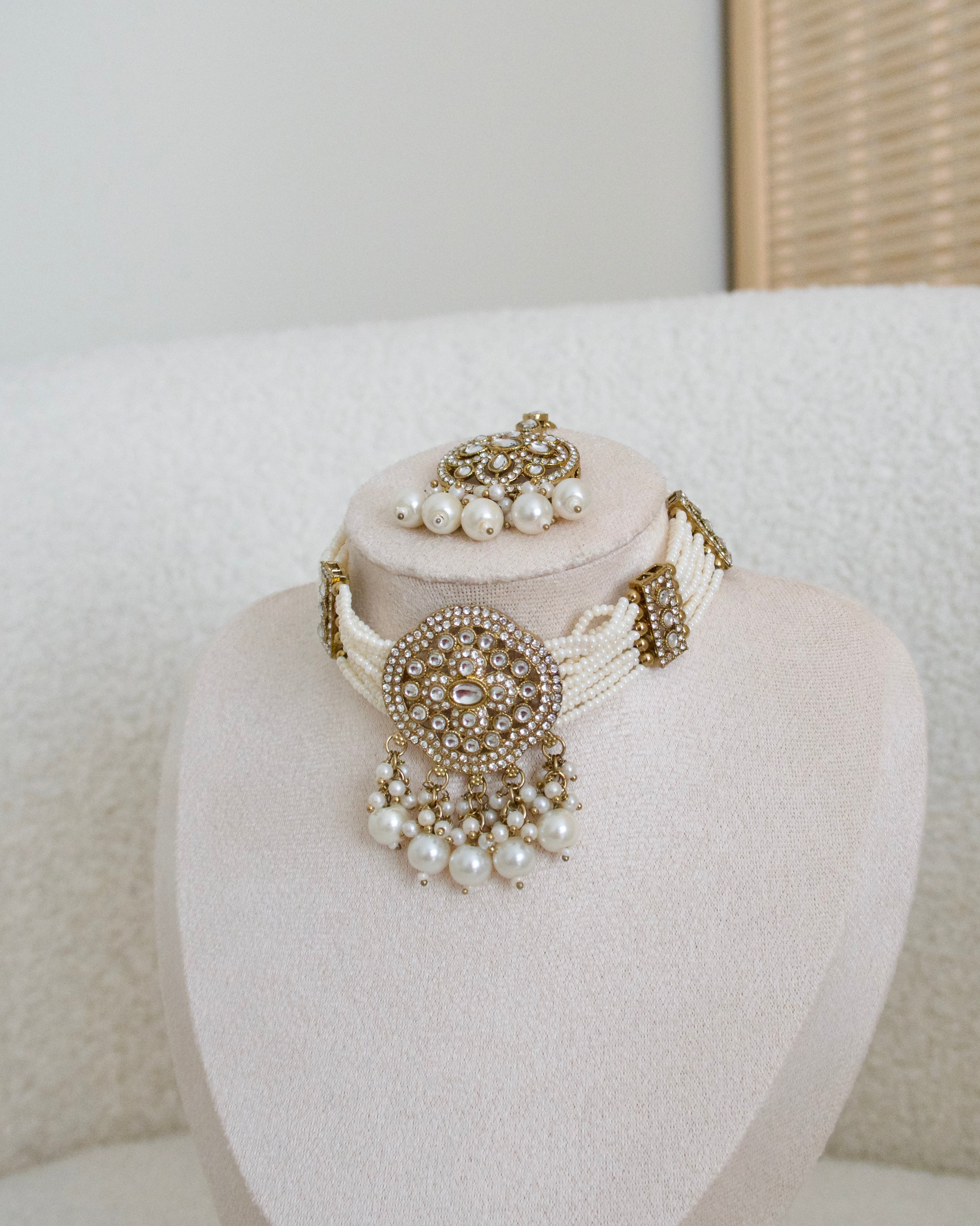 Noori Choker Set | white