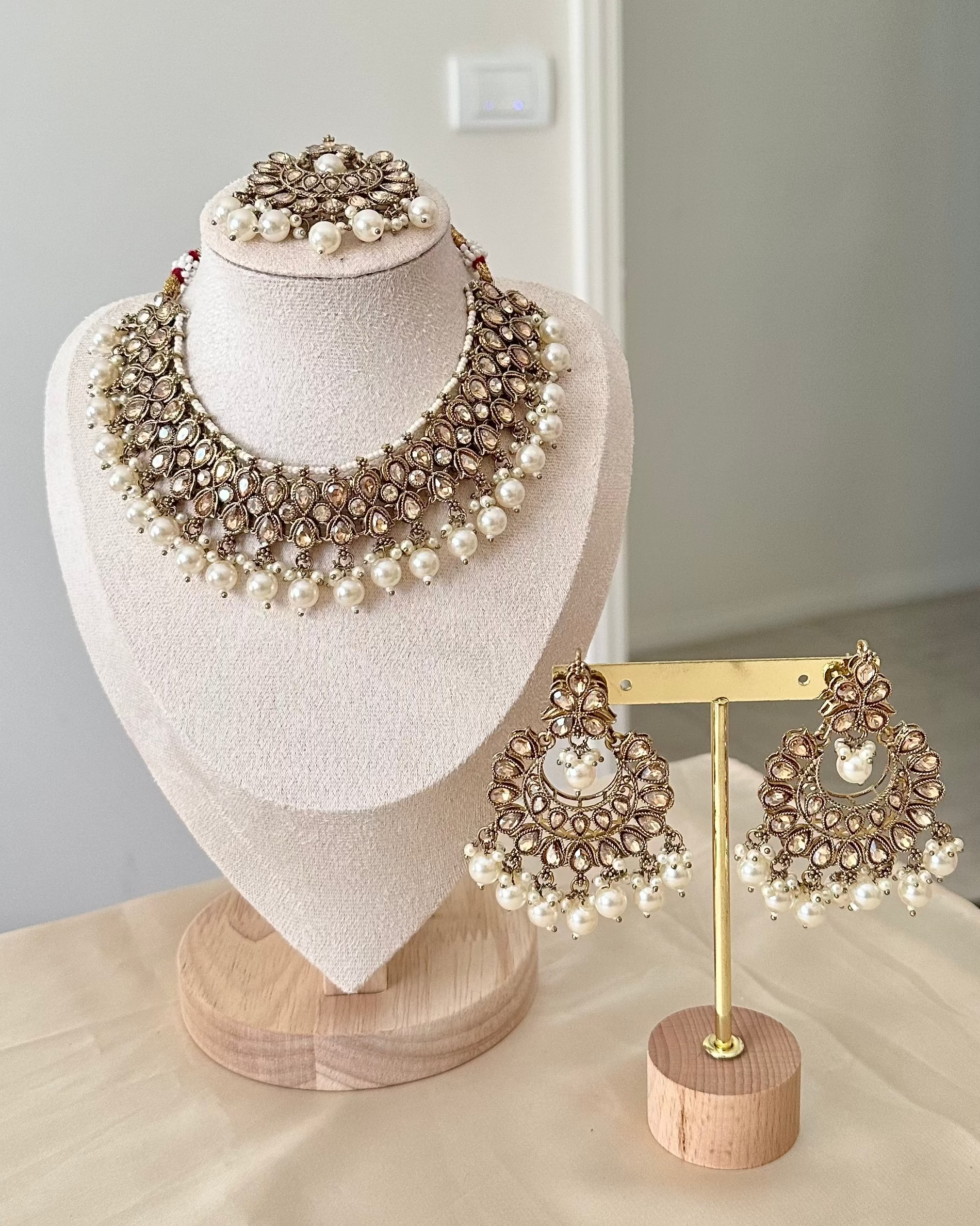 Tanya Necklace Set | White