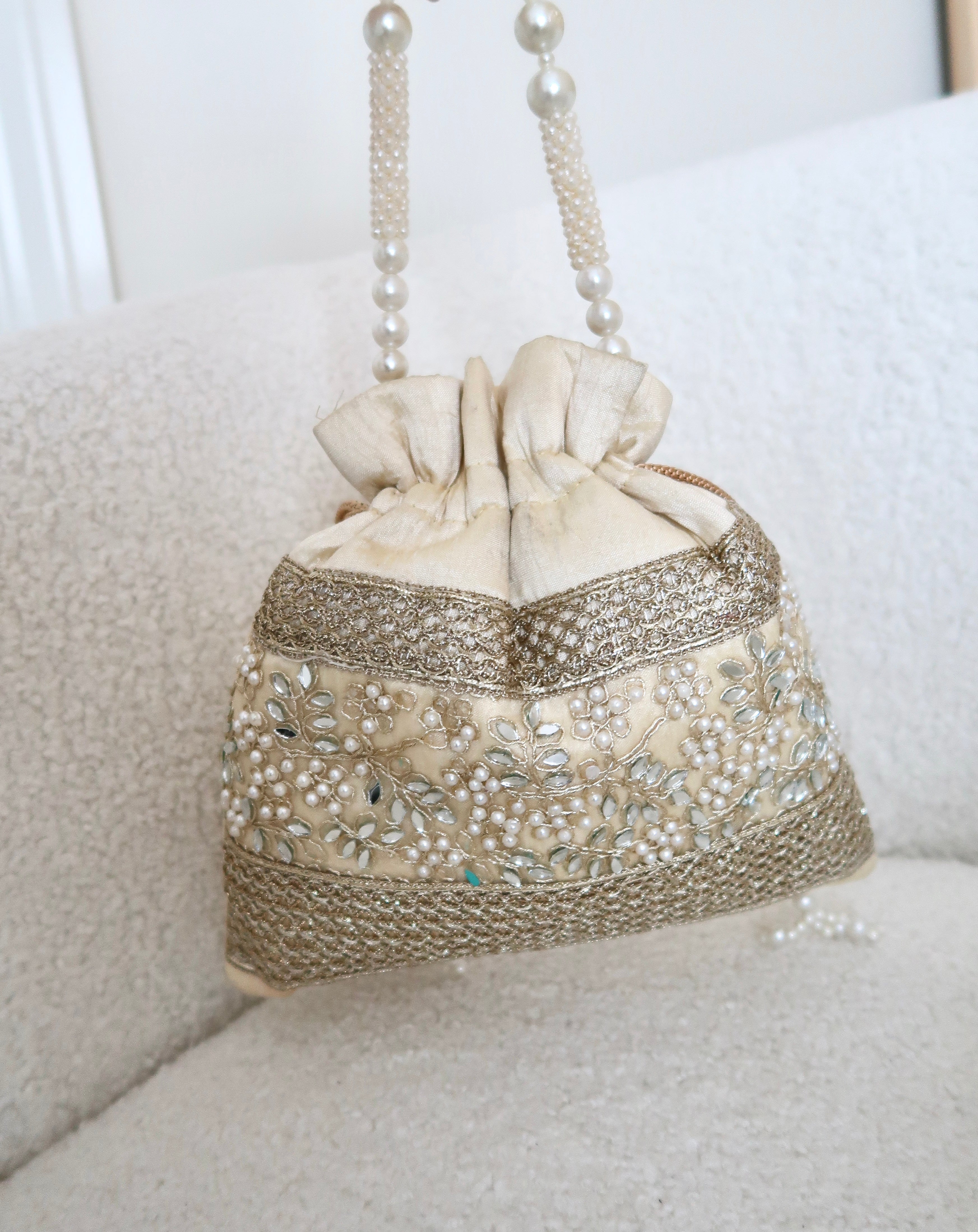 Amaira Potli | Gold