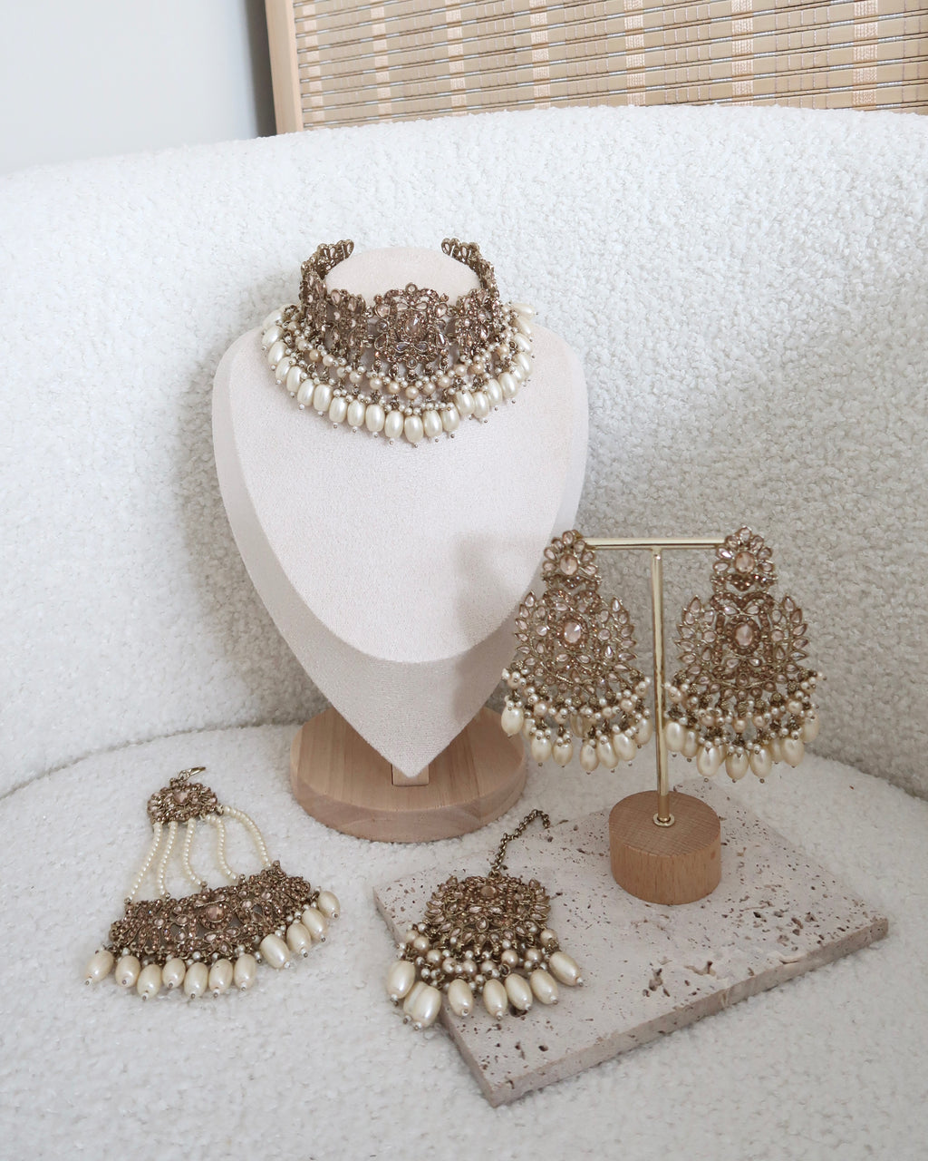 Manyat Choker Set | Gold