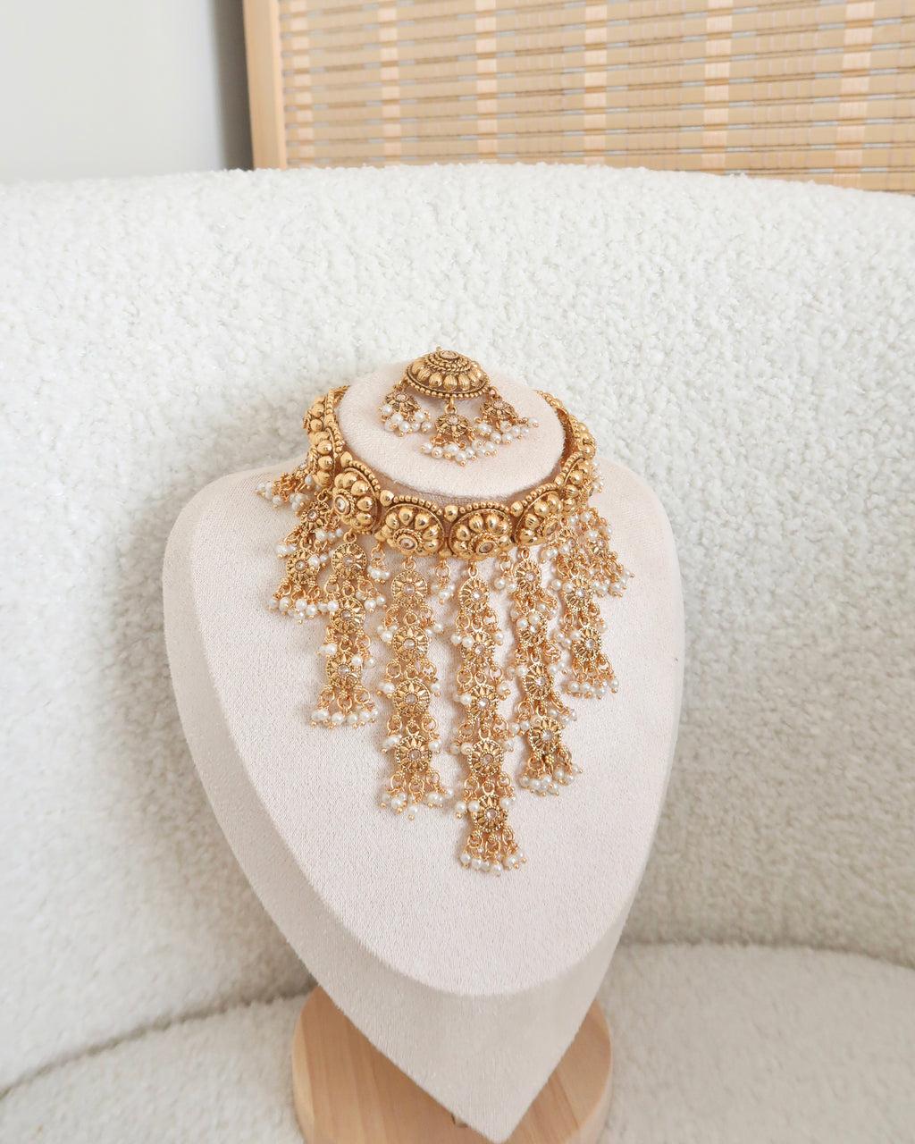 Alina Choker Set