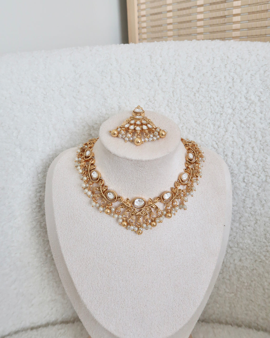 Arni Necklace Set