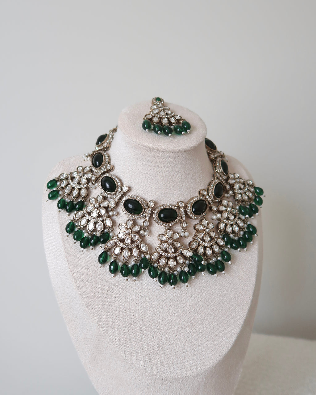 Aafreen Necklace Set | Emerald Green