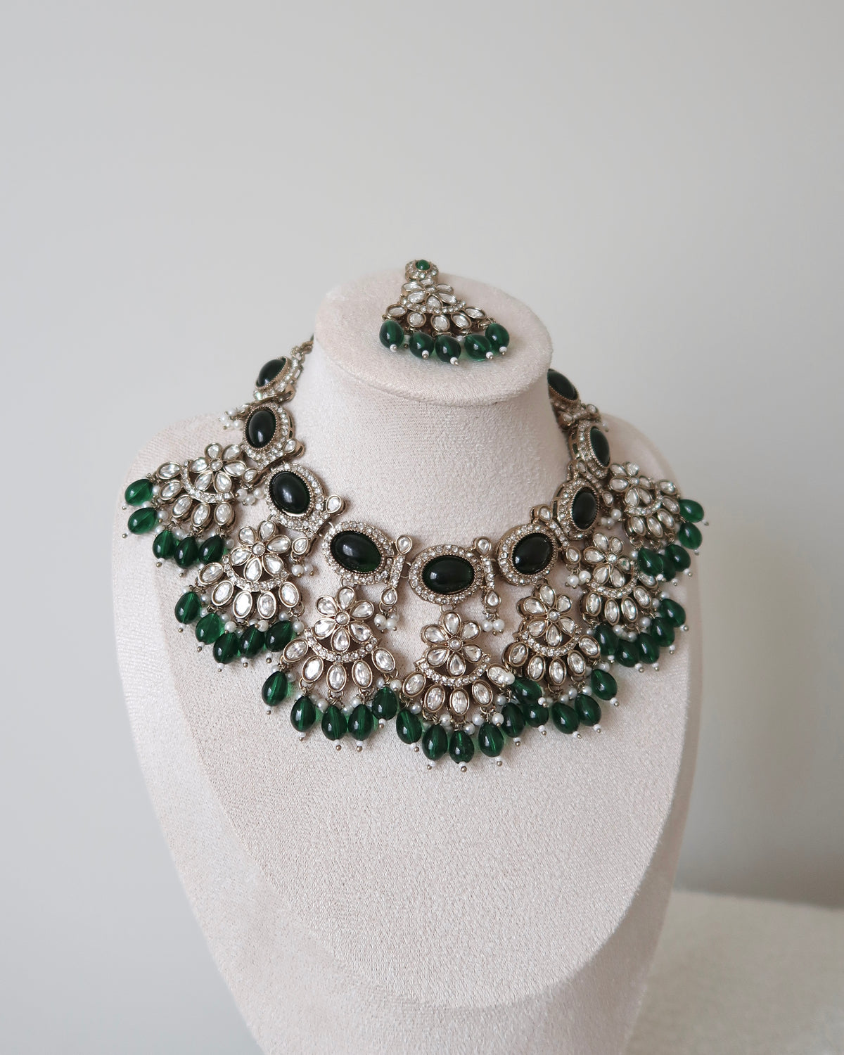 Aafreen Necklace Set | Emerald Green