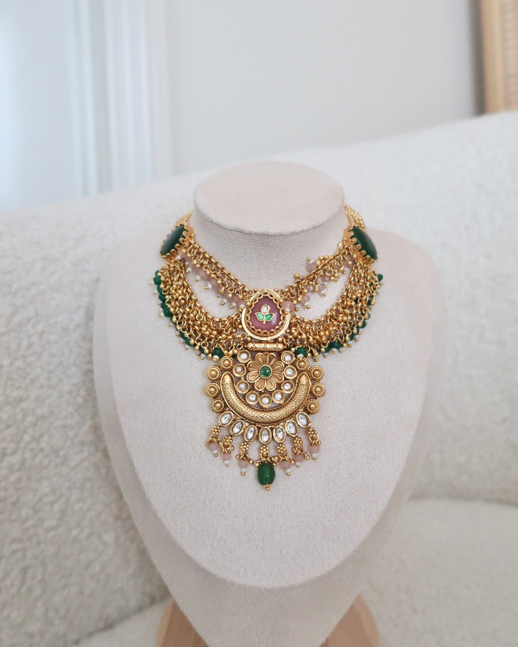 Kina Choker Set