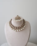 Aravi Necklace Set