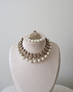 Aravi Necklace Set