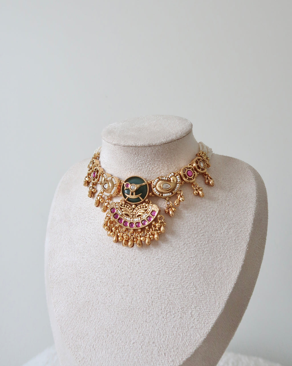 Pari Necklace Set