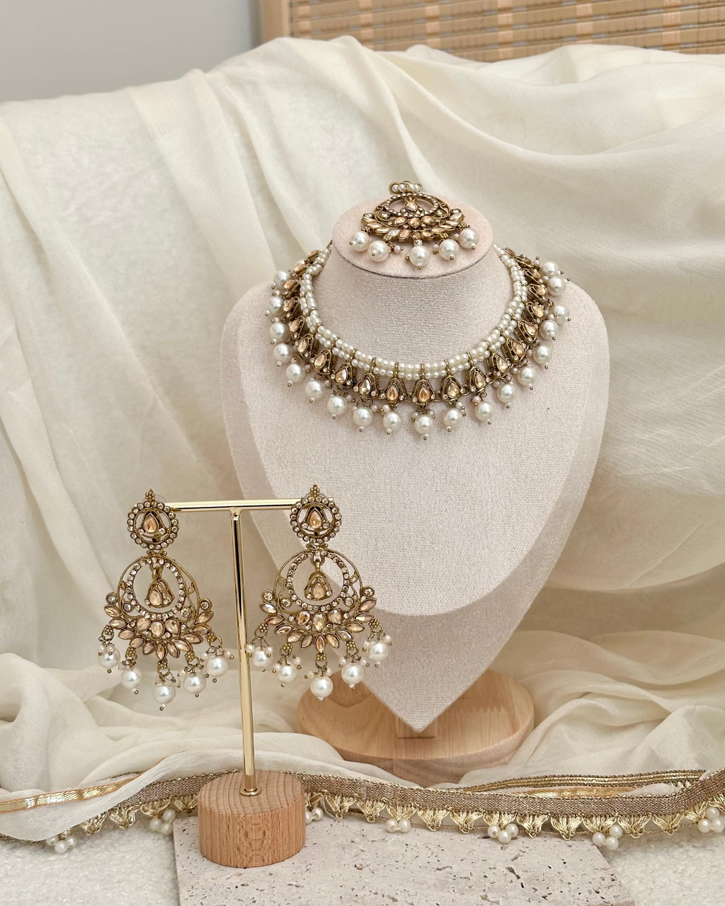 Ravi Necklace Set | White