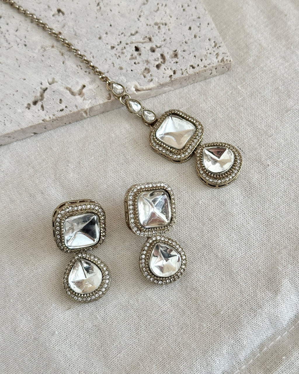 Zeenat Necklace Set | White