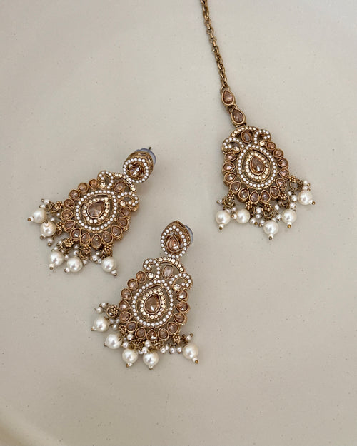 Amar Choker Set | White