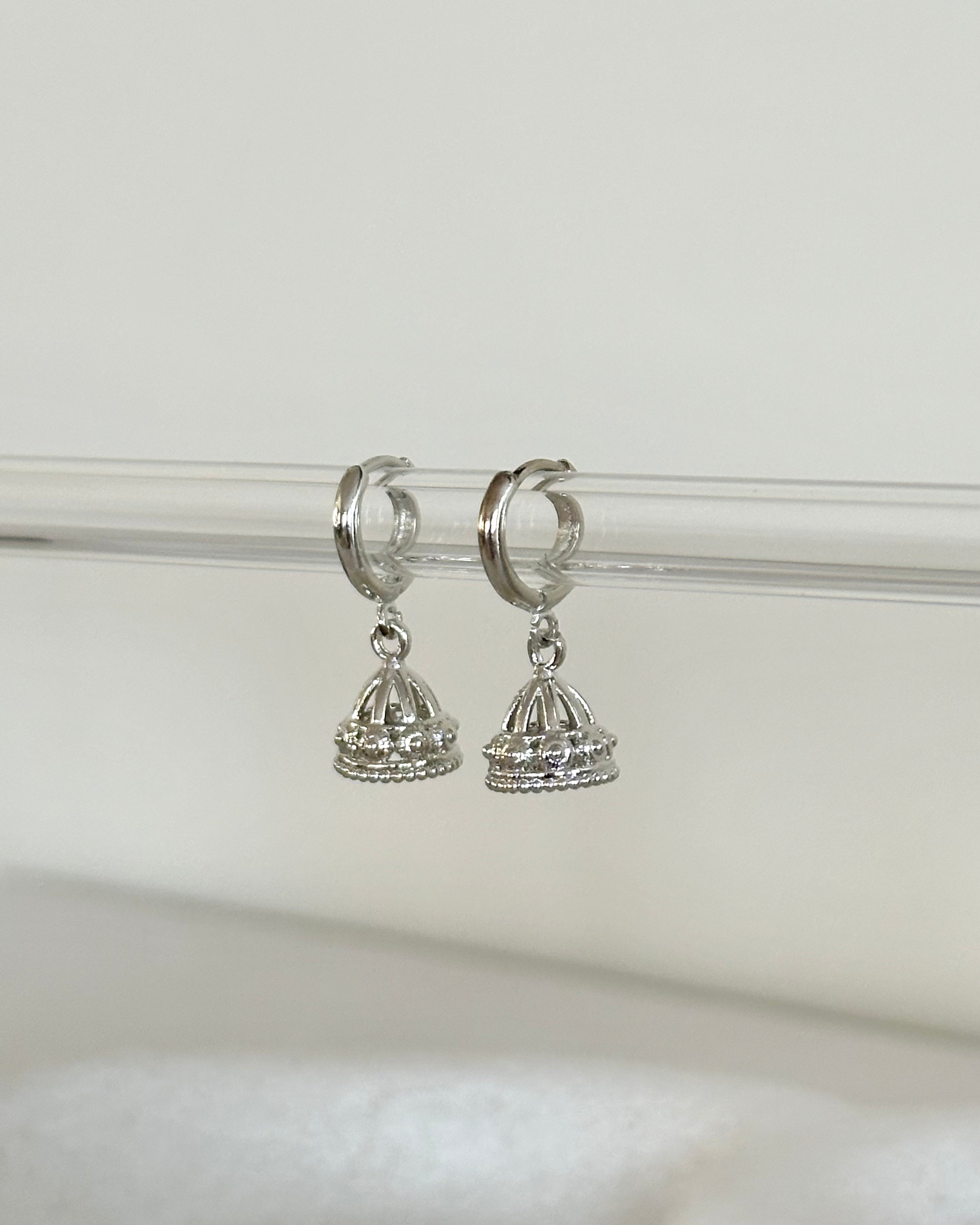 Lila Jhumki