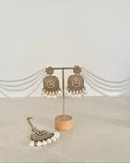 Ishani Choker Set | White