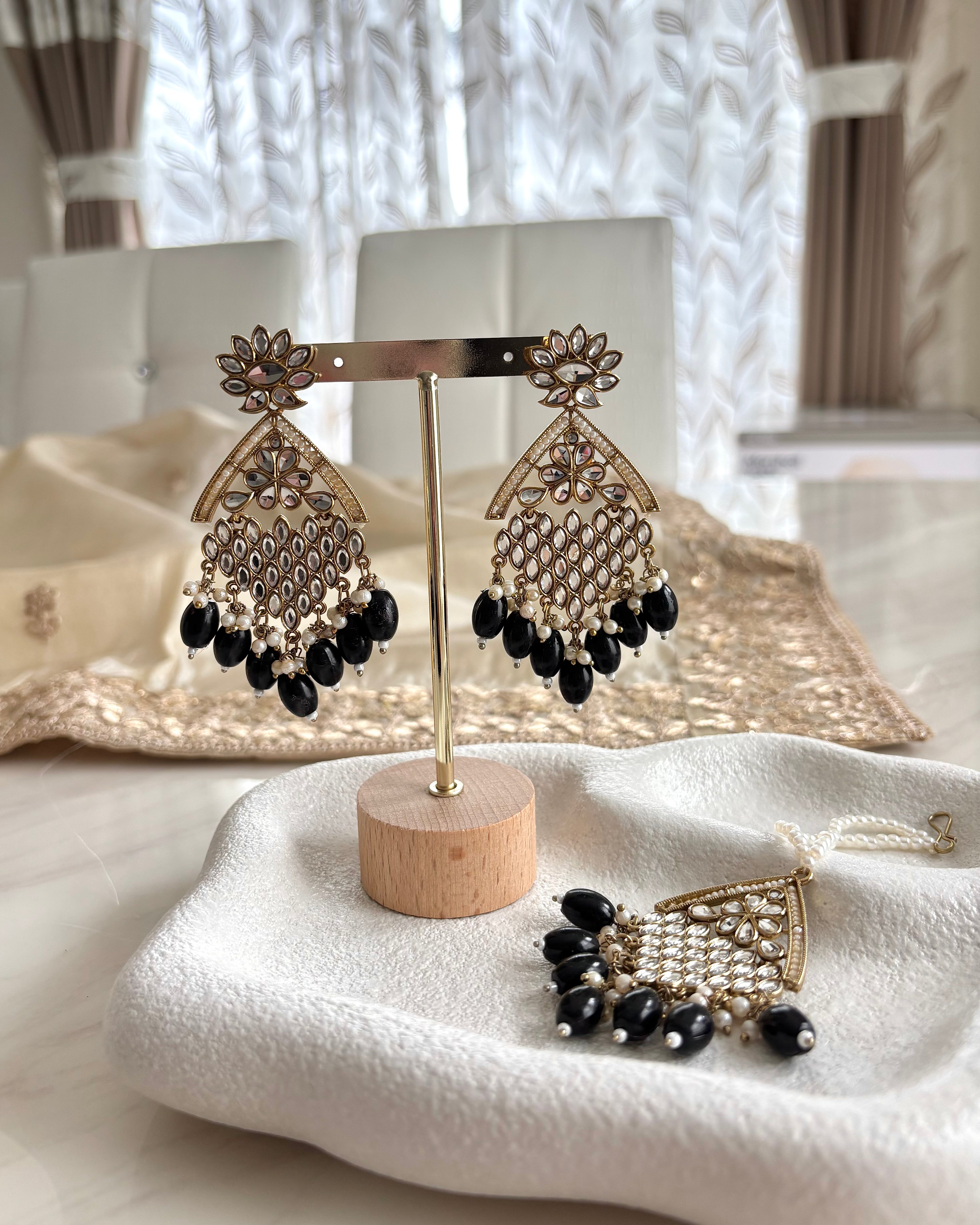 Aleena Necklace Set | Black